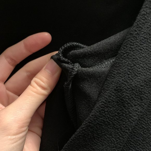 Aritzia Babaton Plunge Longsleeve V-neck - Picture 7 of 13